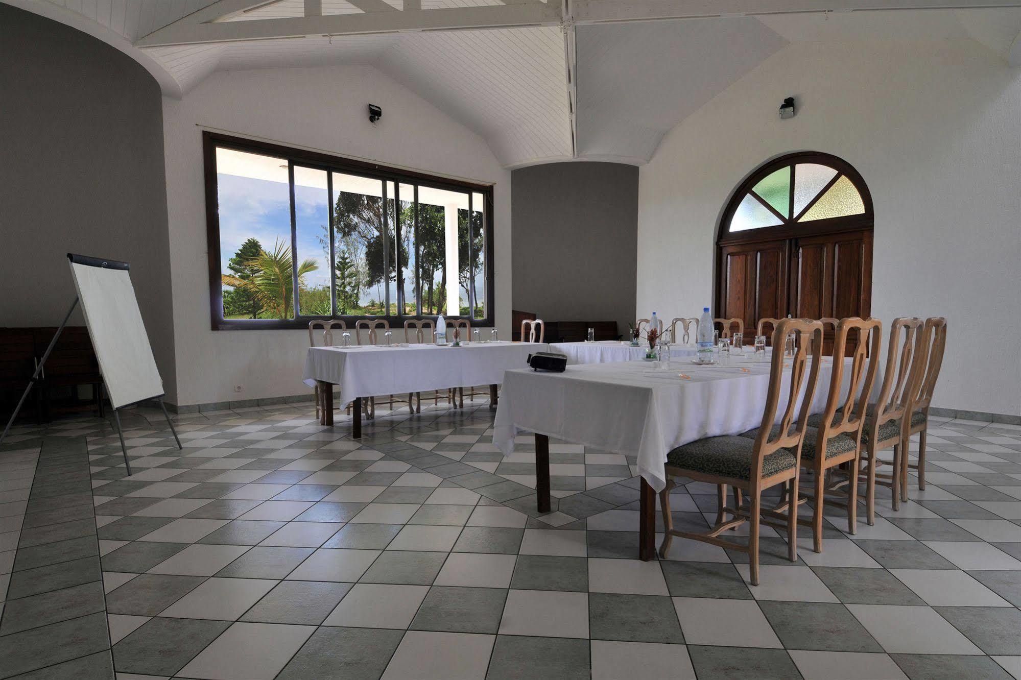 Doubletree By Hilton Noumea Ilot Maitre Resort Exterior foto